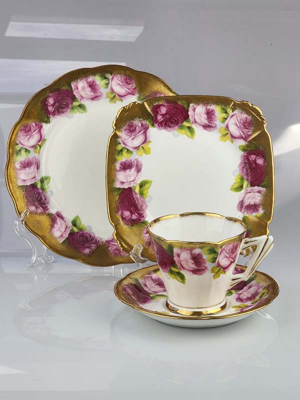 Royal Albert Old English Rose Heavy Gold trio - Deco
