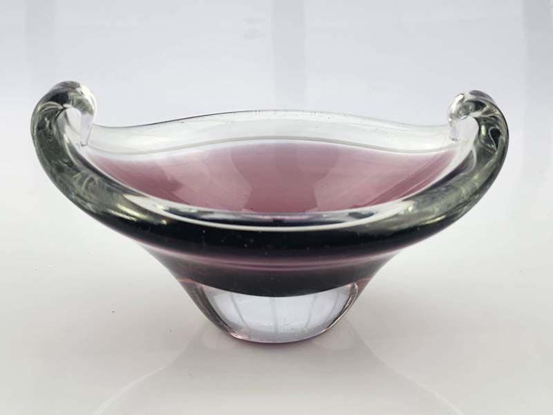 Art glass bowl