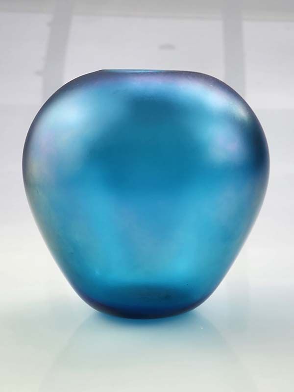 Chuck Simpson glass vase