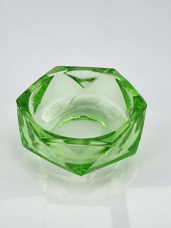Glass: Uranium glass bowl