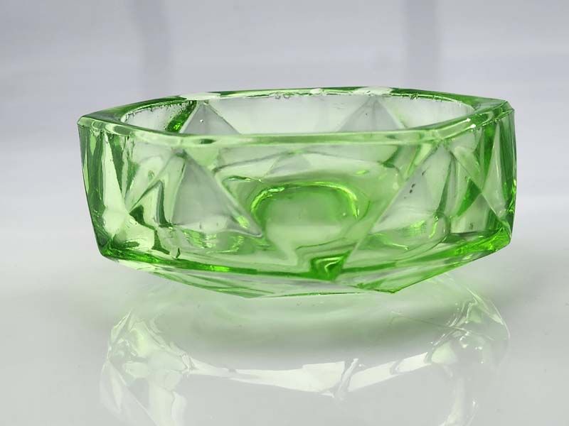 Glass: Uranium glass bowl