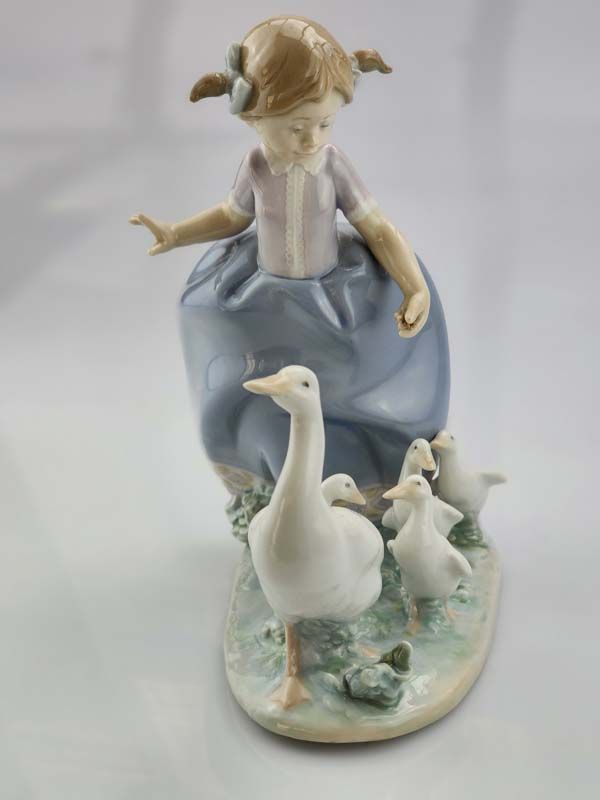 Lladro - Model #5503: Hurry Now