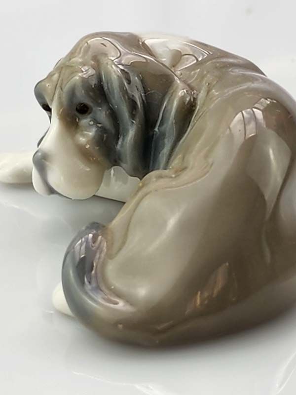 Lladro - Old Resting Dog