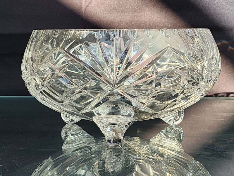 Crystal 3-footed bowl