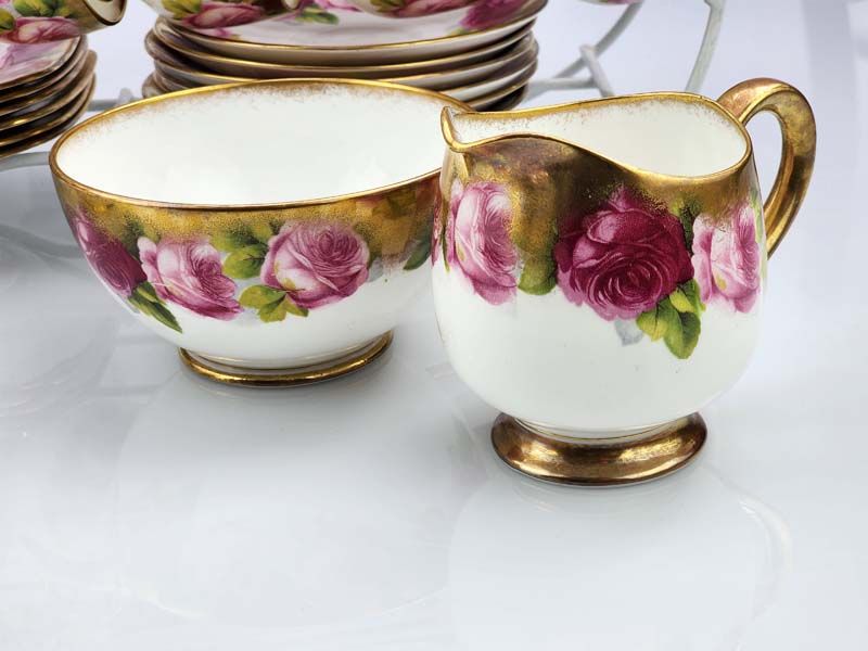 Royal Albert: Royal Albert - Old English Rose HEAVY GOLD