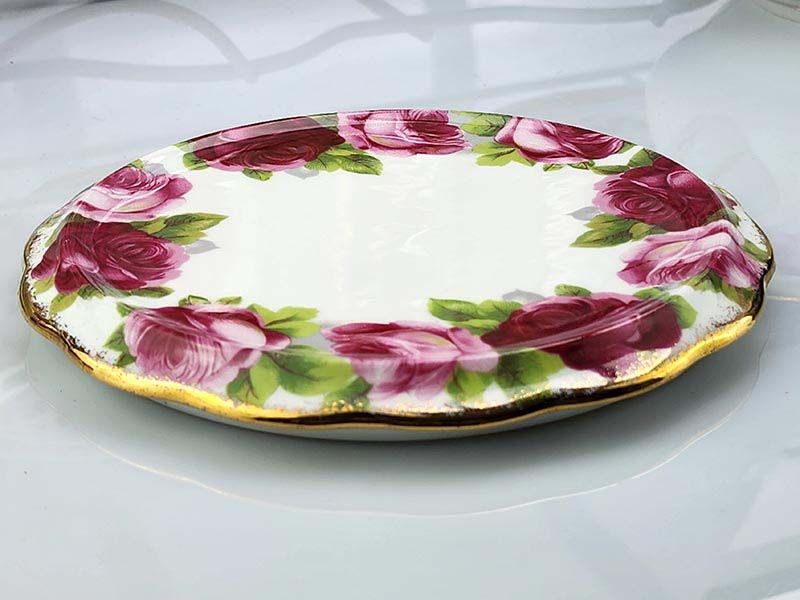 Royal Albert: Old English Rose tea set