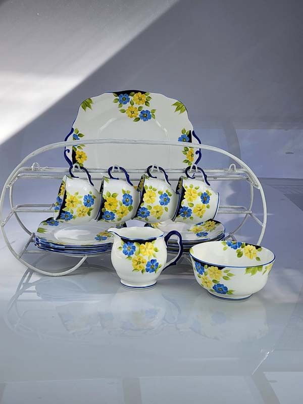 Royal Albert: Royal Albert - Evening Rhapsody tea set