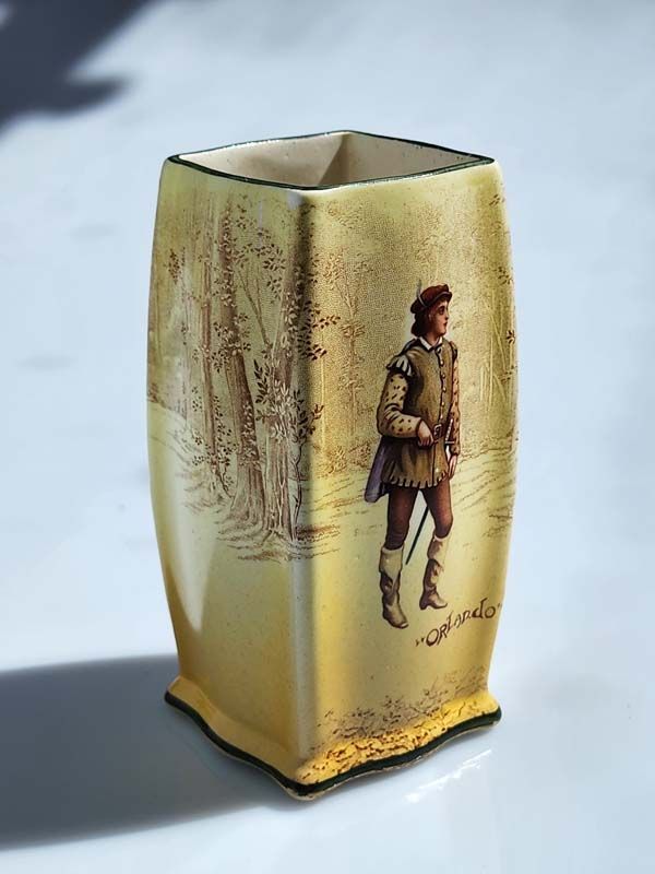 Royal Doulton - Shakespeare Orlando Vase