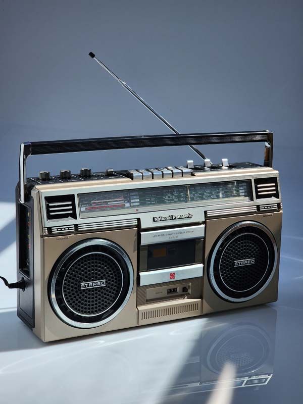 Retro Electronics: Vintage AKG Headphones