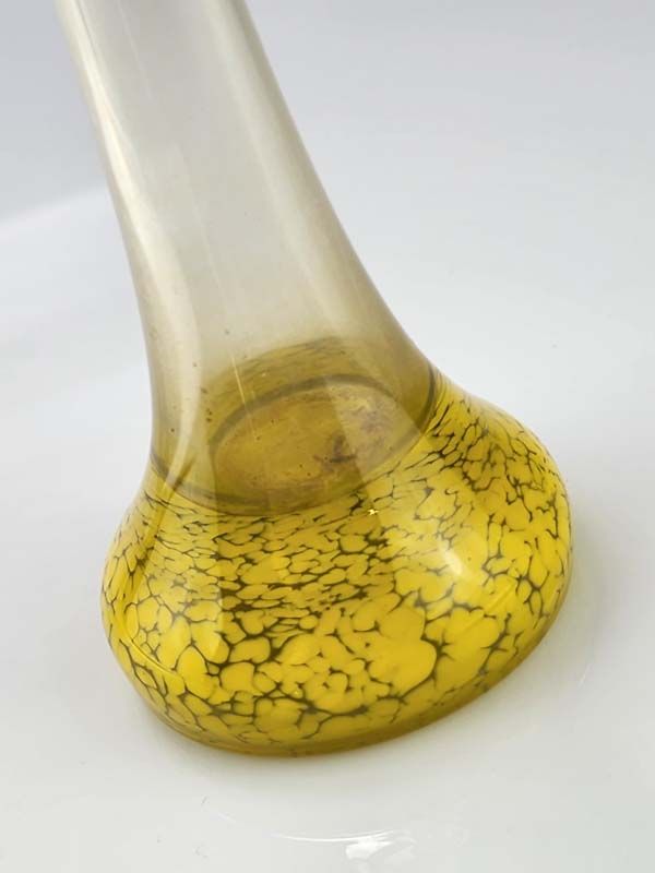 Vintage & Retro: Art glass vase