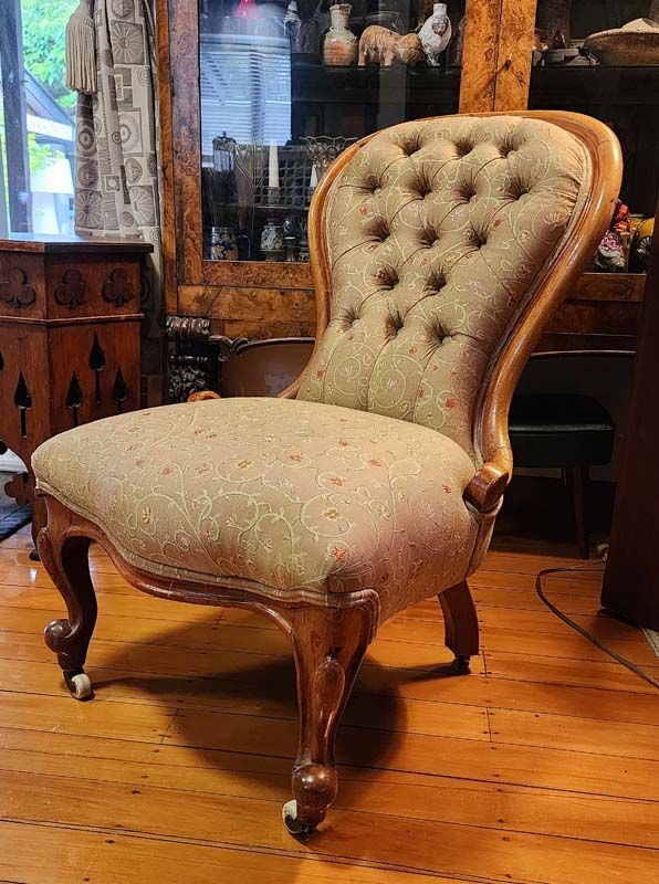 Victorian deep buttoned ladies chair