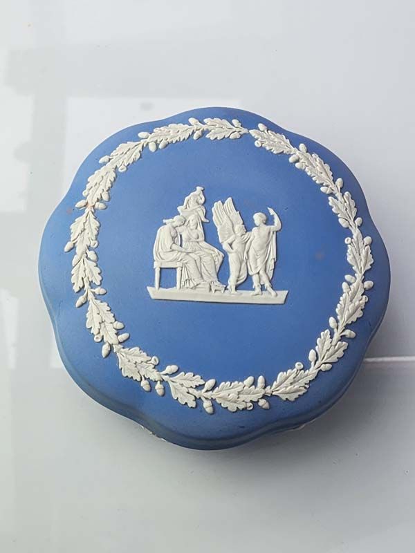 Wedgwood: Wedgwood Jasper Lidded Bowl