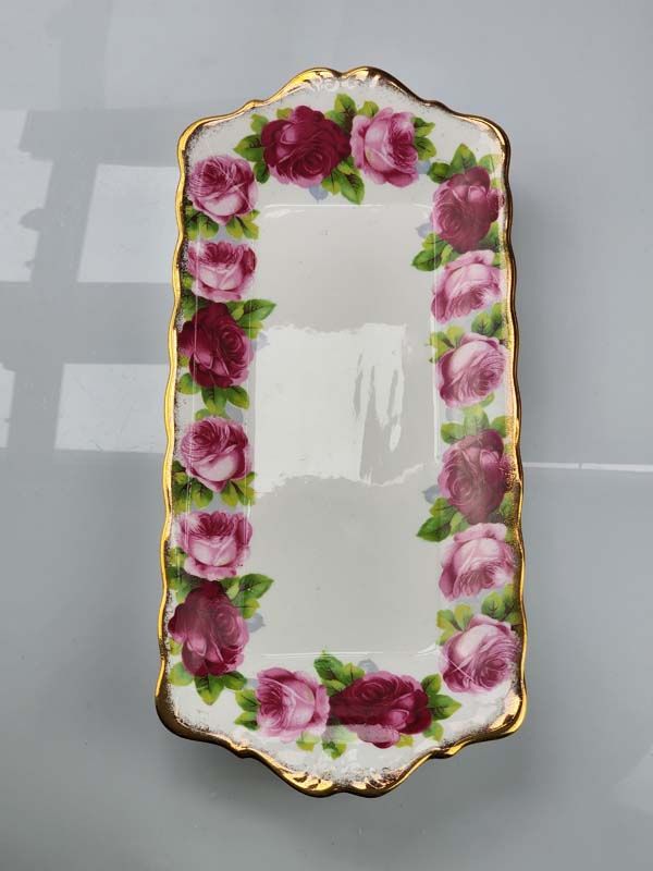 Royal Albert, Old English Rose Sandwich Tray.