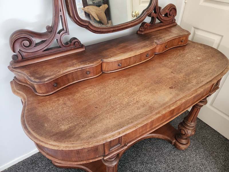Furniture: Victorian Dressing Table