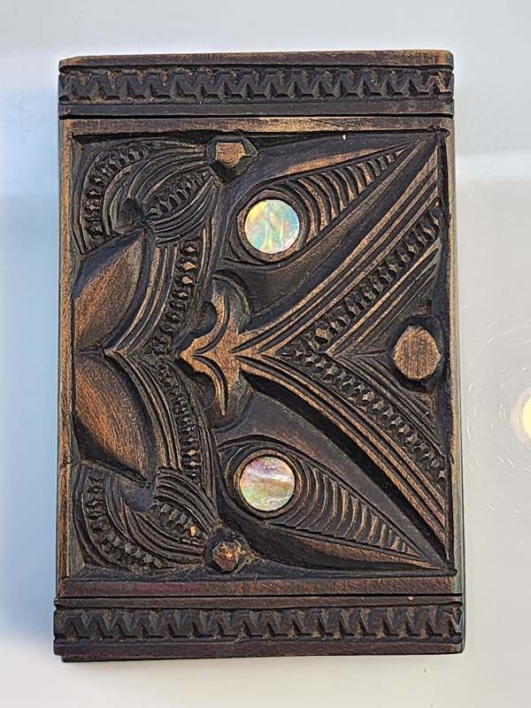 Antiques: Maori KIAORA Carved Box