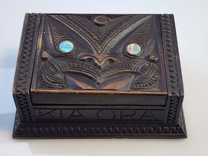 Antiques: Maori KIAORA Carved Box