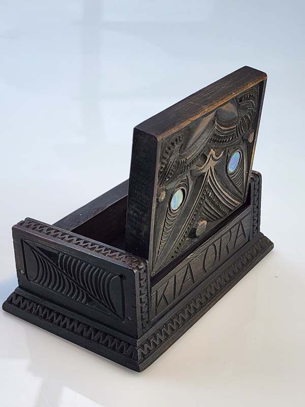 Antiques: Maori KIAORA Carved Box