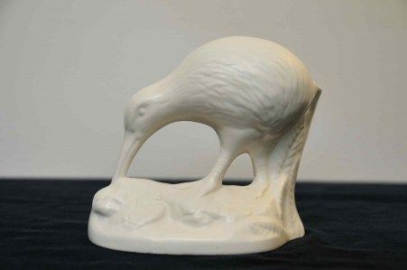 NZ Pottery: Crown Lynn - Kiwi, white coloured