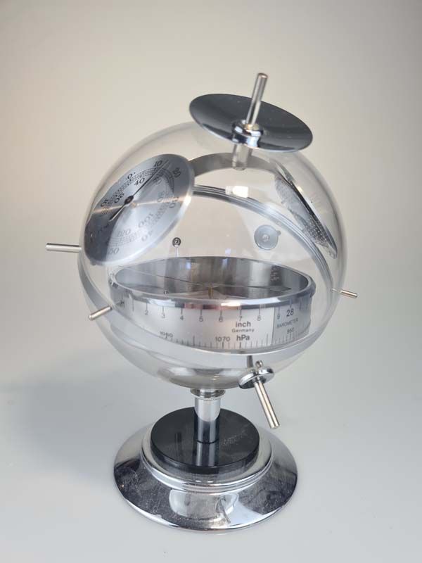 Vintage & Retro: Sputnik Barometer Weather Station
