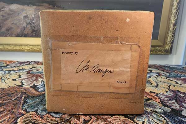 NZ Pottery: Ute Mangin - Square vase