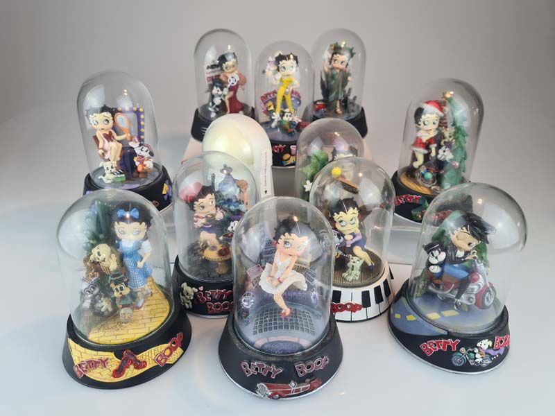 Franklin Mint &lt;br/&gt;Betty Boop Glass Dome Collectables