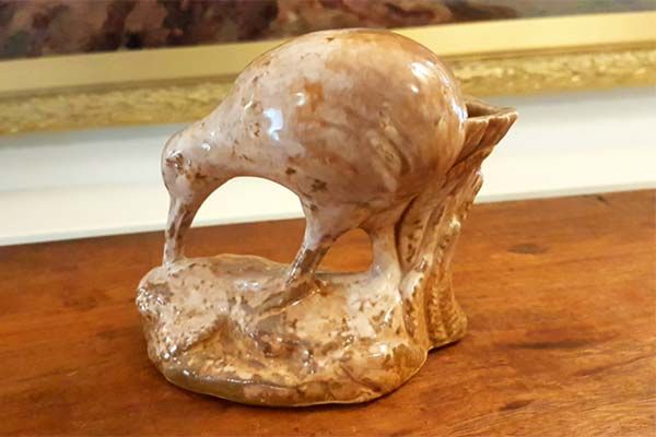 Crown Lynn: Crown Lynn - Kiwi, brown coloured