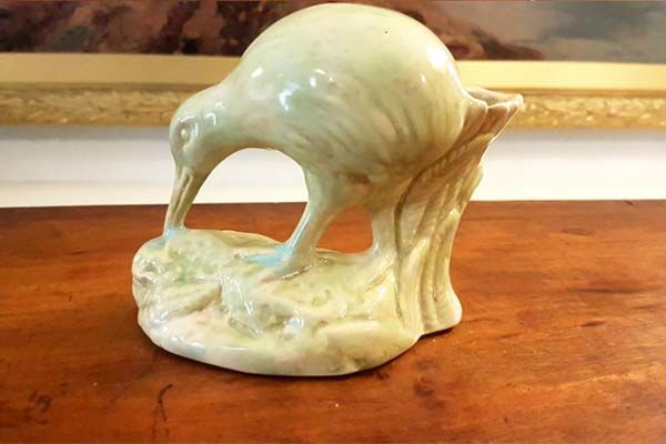 Crown Lynn: Crown Lynn - Kiwi, green coloured