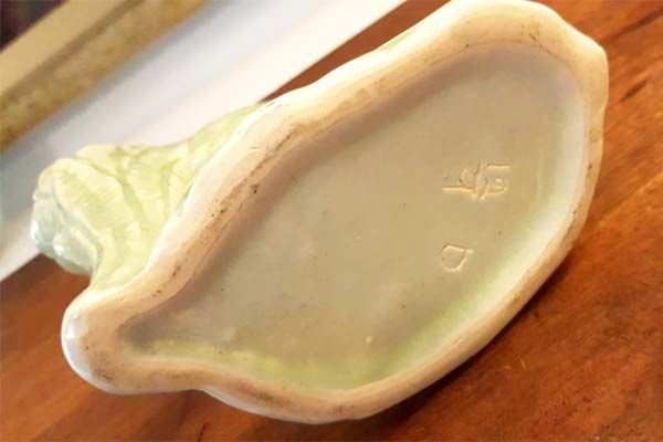 Crown Lynn: Crown Lynn - Kiwi, green coloured