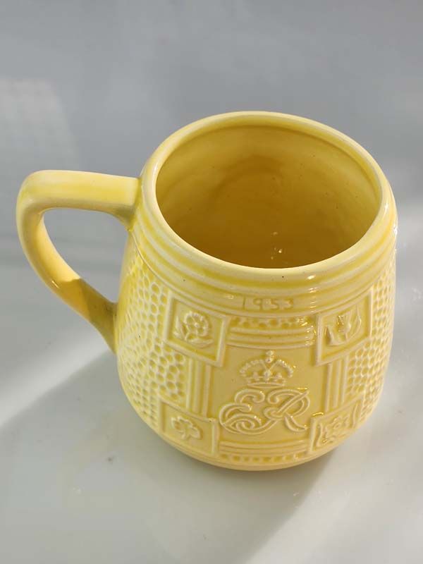 Crown Lynn: Crown Lynn - Coronation QE2 Mug