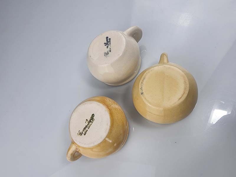 Crown Lynn: Rare Crown Lynn Miniature Mugs