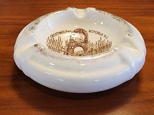 Crown Lynn - Rotorua Souvenir Ashtray