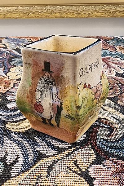 Royal Doulton - Gaffers vase