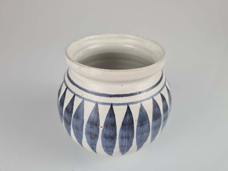NZ Pottery: Hanmer pottery vase