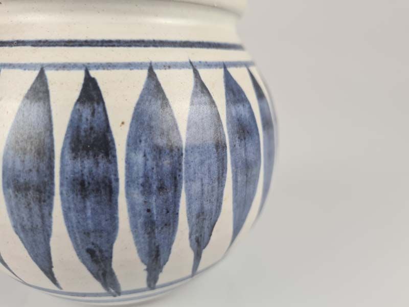 NZ Pottery: Hanmer pottery vase