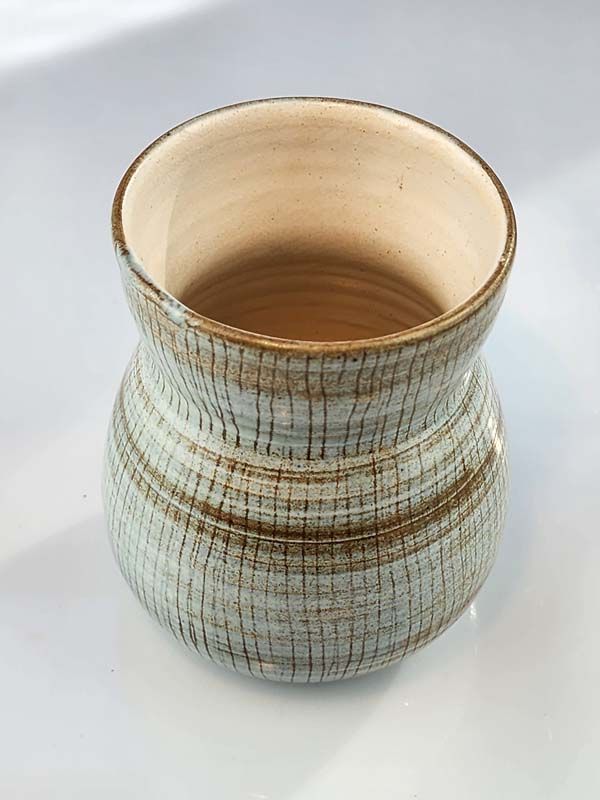 NZ Pottery: Hanmer pottery vase