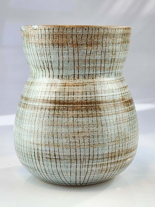 NZ Pottery: Pottery Vases - Honey Pot Gallery