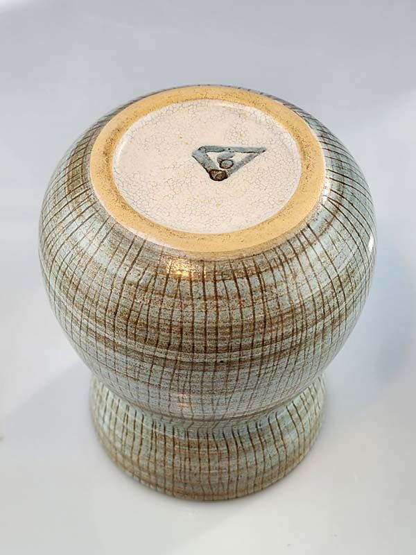 NZ Pottery: Hanmer pottery vase