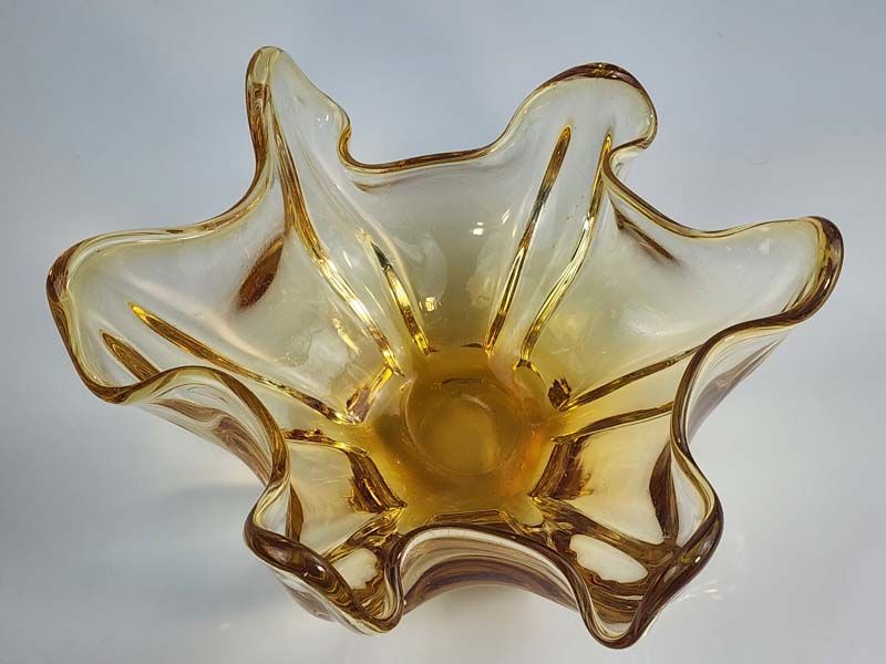Glass: Iwatsu Hineri Glass bowl - amber