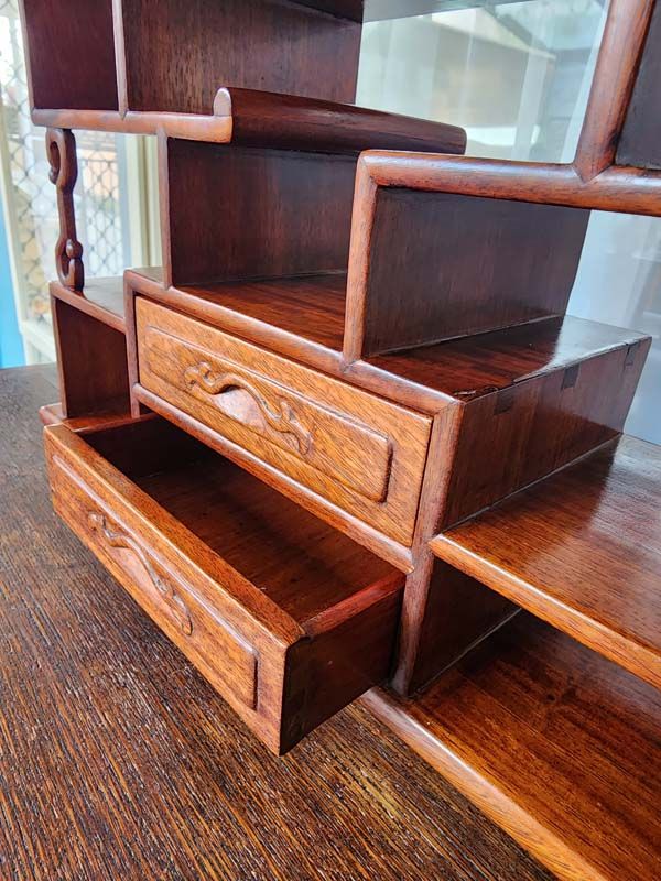 Asian items: Vintage Japanese Display