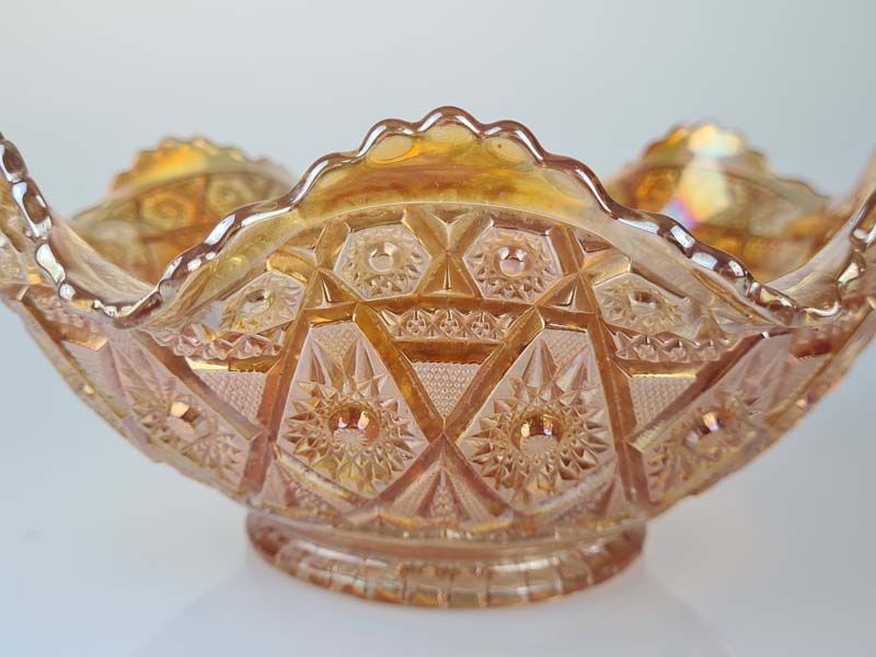 Glass: Carnival Glass Bowl
