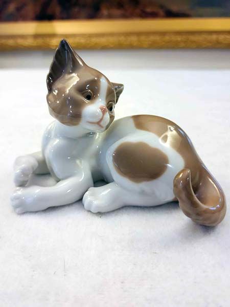 Lladro: Lladro - Surprised Cat