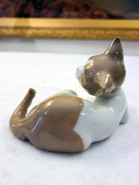 Lladro: Lladro - Surprised Cat