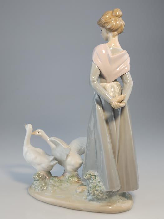 Lladro: Lladro - Barnyard Scene 5659