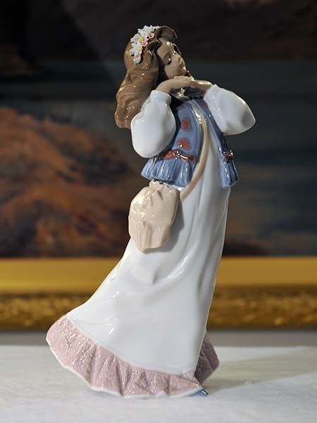 Lladro: Lladro - Dreams of Summer Past
