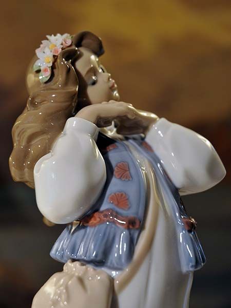 Lladro: Lladro - Dreams of Summer Past