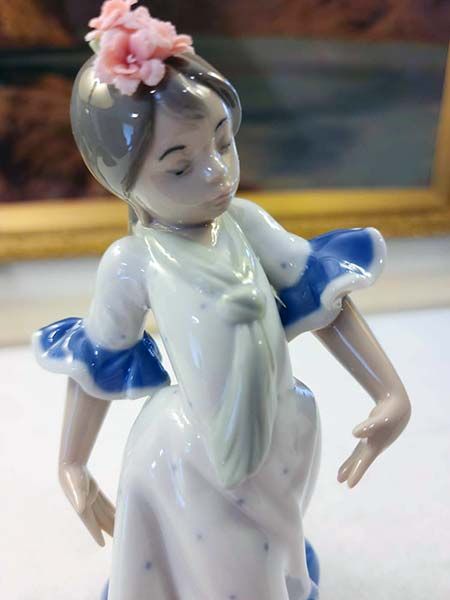 Lladro - Model #D140: Juanita flamenco Dancer