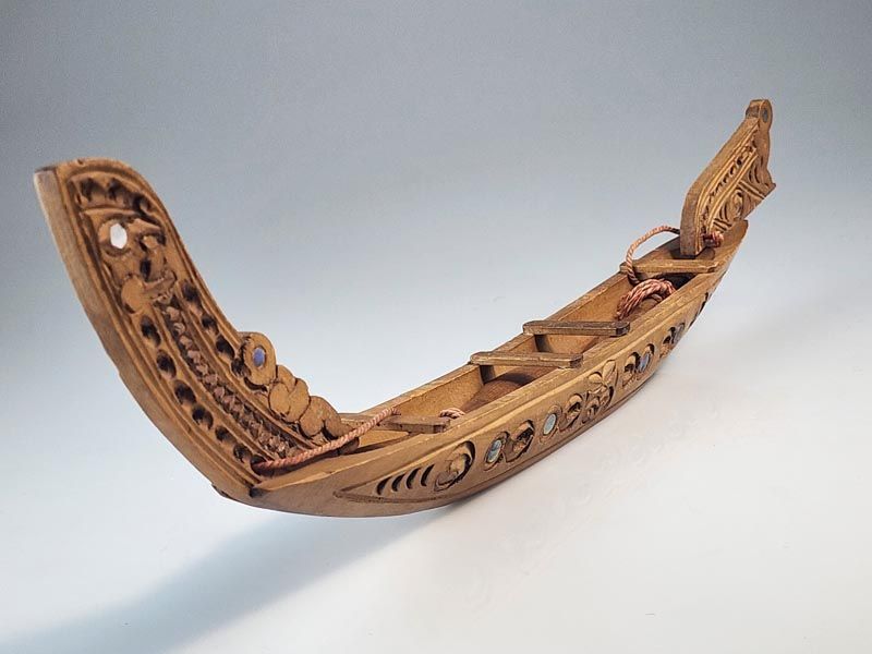 Vintage & Retro: NZ Souvenir Maori waka