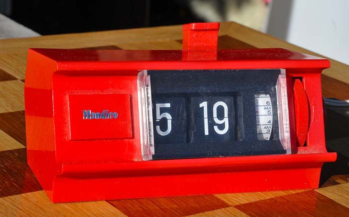 Mandico - Red Digital Flip Clock