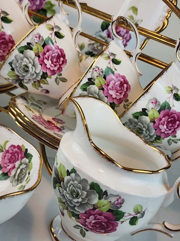 Royal Albert: Royal Albert - Floral Tea Set