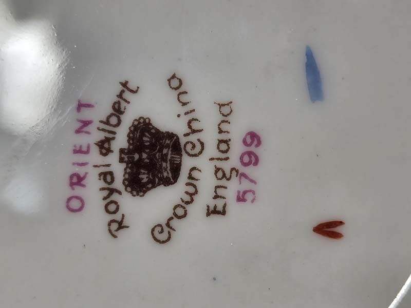 Royal Albert: Royal Albert - Orient Tea Set